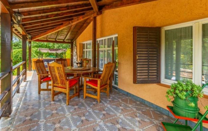 Image No.19-5 Bed Property for sale