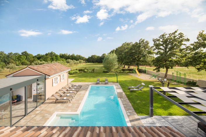 Image No.11-6 Bed Property for sale
