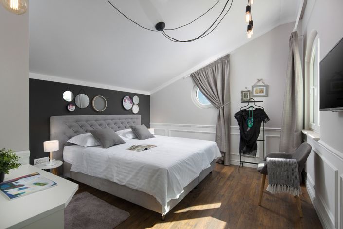 Image No.15-6 Bed Property for sale