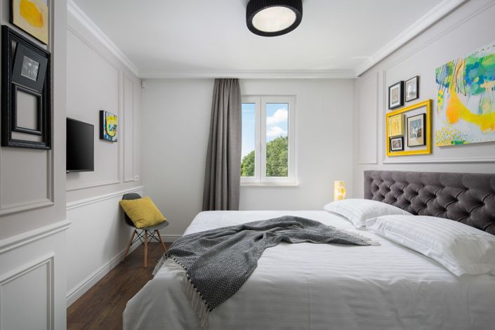 Image No.17-6 Bed Property for sale