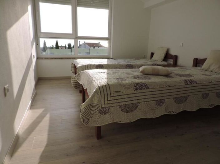 Image No.10-20 Bed Property for sale