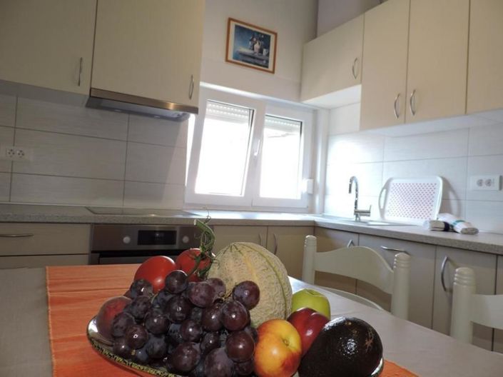 Image No.15-20 Bed Property for sale