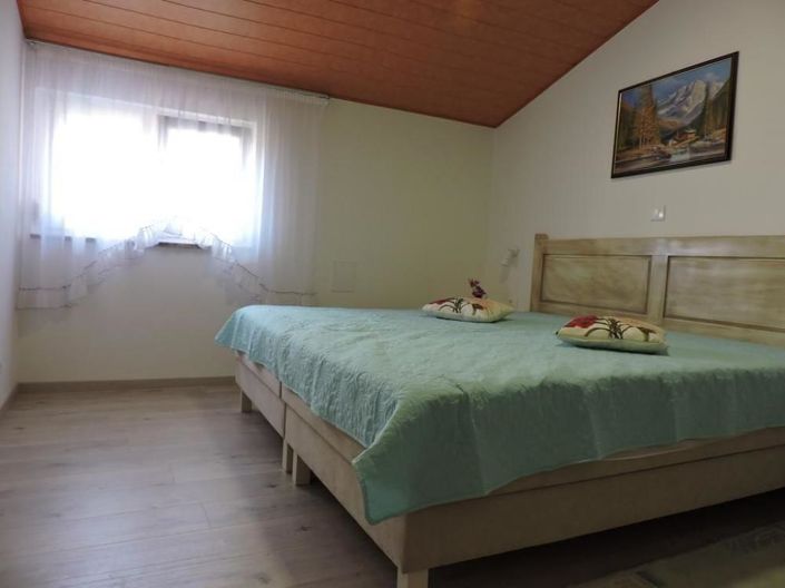 Image No.17-20 Bed Property for sale