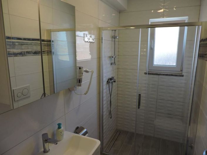 Image No.19-20 Bed Property for sale