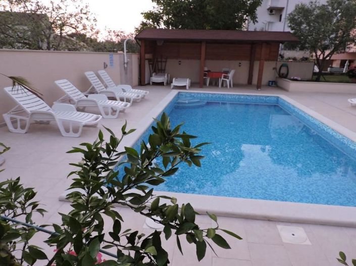 Image No.2-20 Bed Property for sale