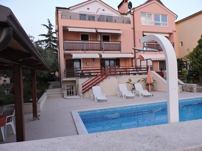 Image No.3-20 Bed Property for sale