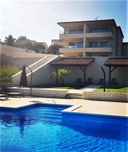 Image No.1-Propriété de 12 chambres à vendre à Croatie