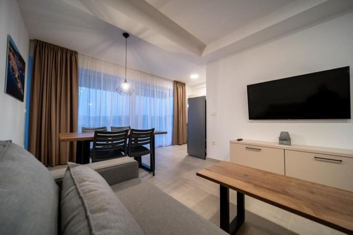 Image No.10-12 Bed Property for sale