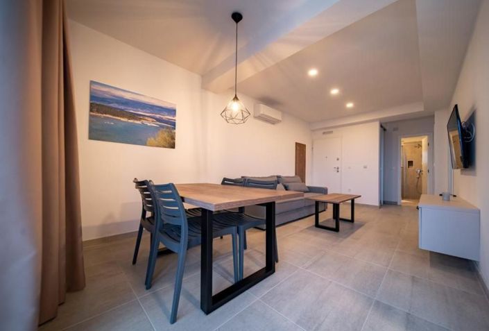 Image No.22-12 Bed Property for sale