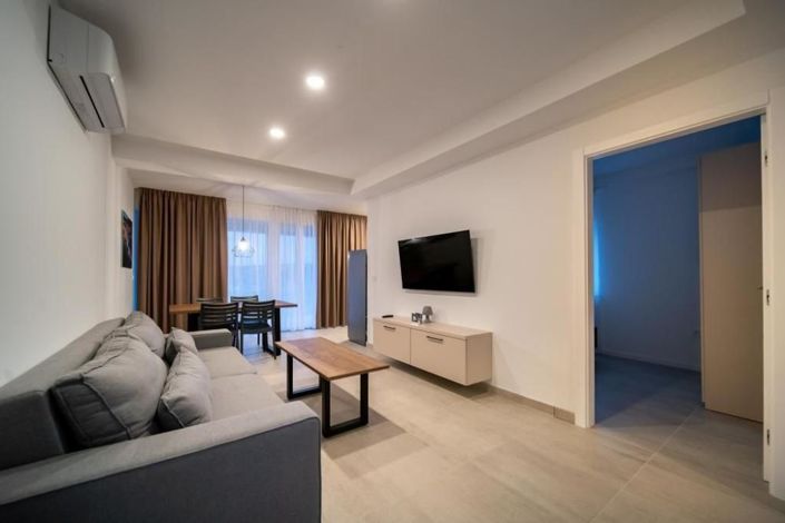 Image No.24-12 Bed Property for sale