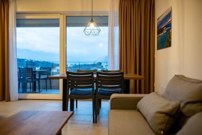 Image No.25-12 Bed Property for sale