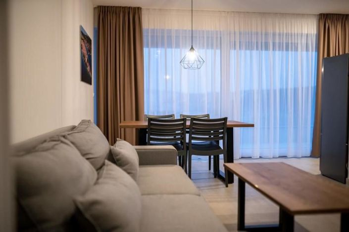 Image No.9-12 Bed Property for sale