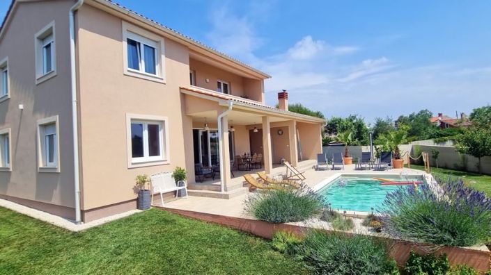 Image No.2-4 Bed Property for sale