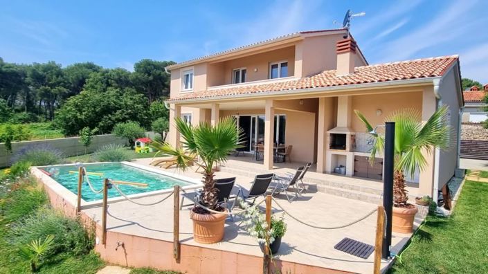 Image No.6-4 Bed Property for sale