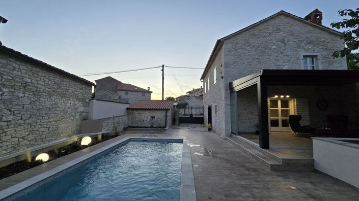 Image No.1-Propriété de 3 chambres à vendre à Višnjan