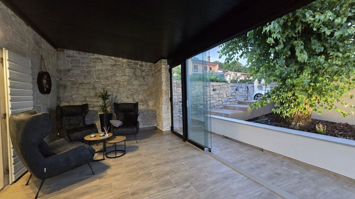 Image No.18-3 Bed Property for sale