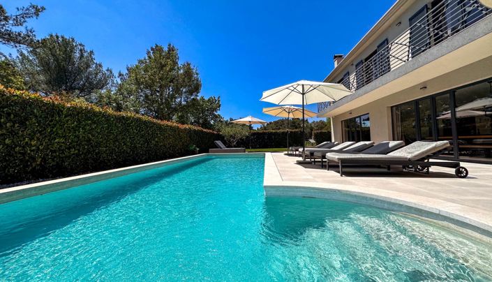 Image No.2-5 Bed Property for sale