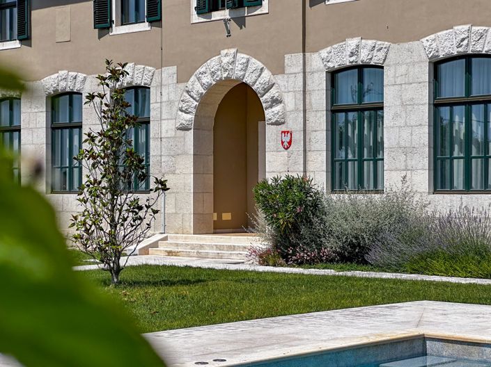 Image No.5-3 Bed Property for sale