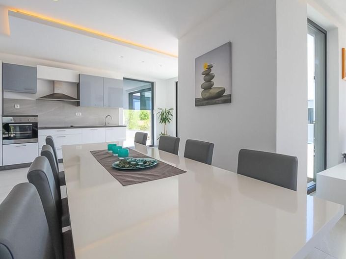 Image No.10-Propriété de 5 chambres à vendre à Kostrena