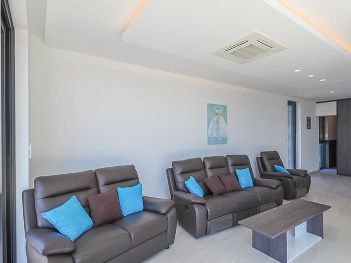 Image No.19-Propriété de 5 chambres à vendre à Kostrena