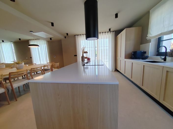 Image No.22-5 Bed Property for sale