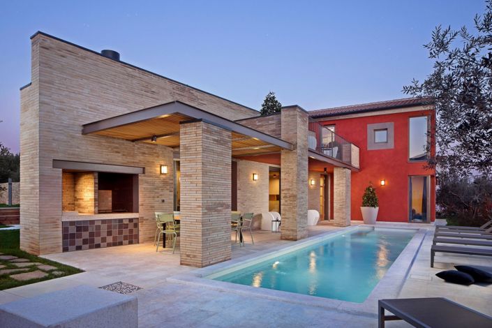 Image No.1-4 Bed Property for sale