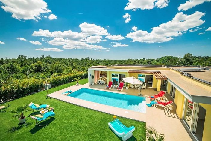 Image No.12-3 Bed Property for sale