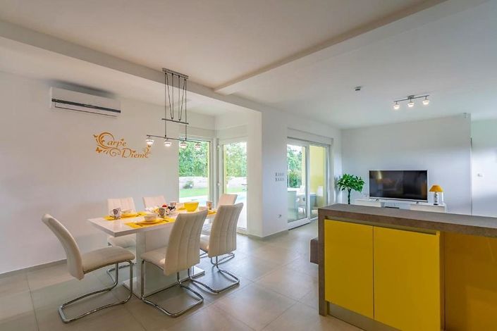 Image No.20-3 Bed Property for sale