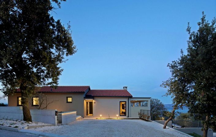 Image No.9-2 Bed Property for sale