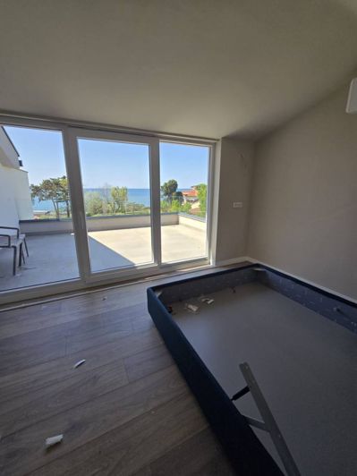 Image No.11-4 Bed Property for sale