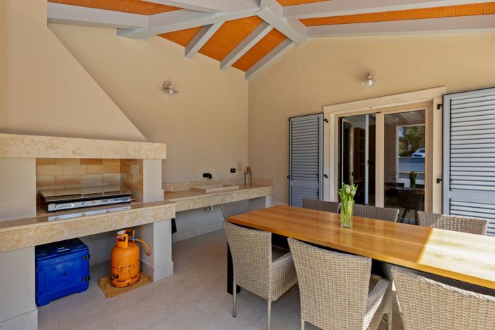 Image No.17-3 Bed Property for sale