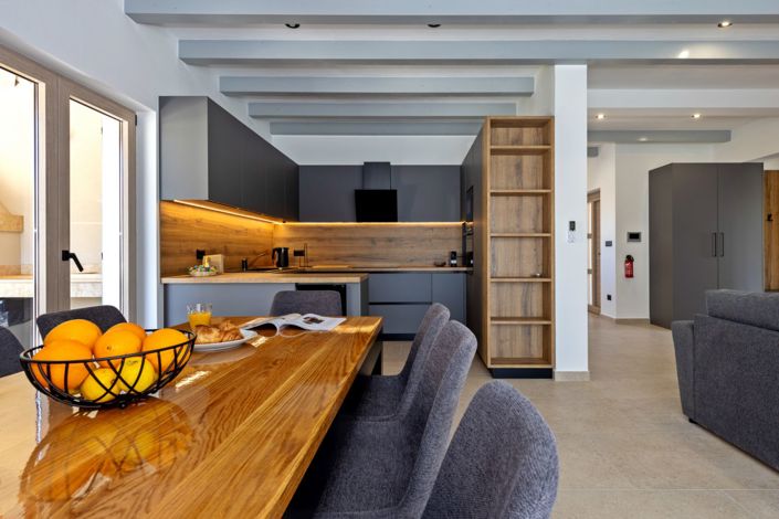 Image No.24-3 Bed Property for sale