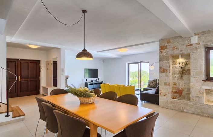 Image No.15-3 Bed Property for sale