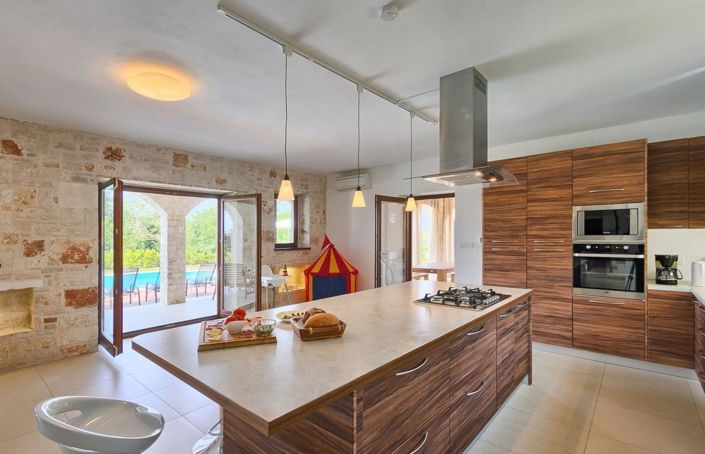 Image No.24-3 Bed Property for sale