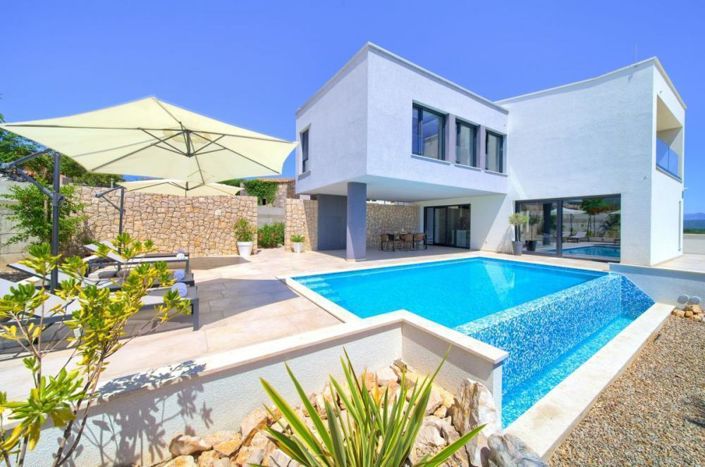 Image No.1-3 Bed Property for sale