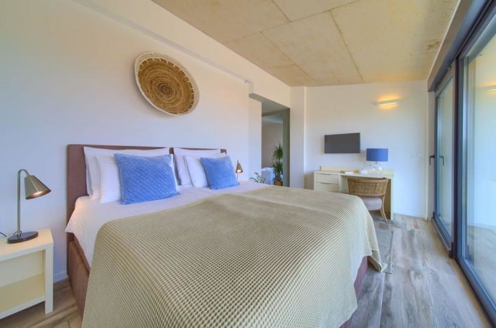 Image No.22-3 Bed Property for sale