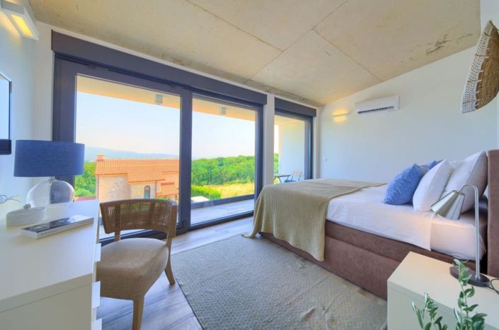 Image No.23-3 Bed Property for sale