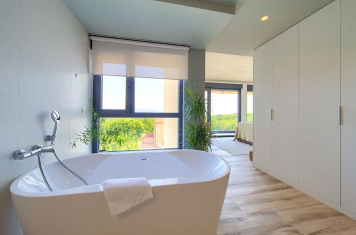 Image No.24-3 Bed Property for sale