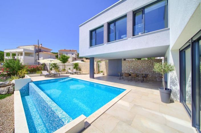 Image No.3-3 Bed Property for sale