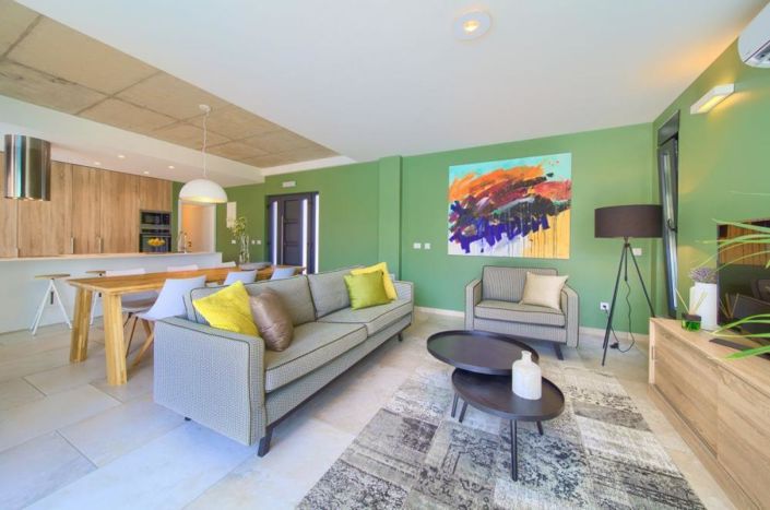 Image No.5-3 Bed Property for sale