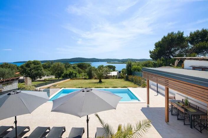 Image No.19-3 Bed Property for sale