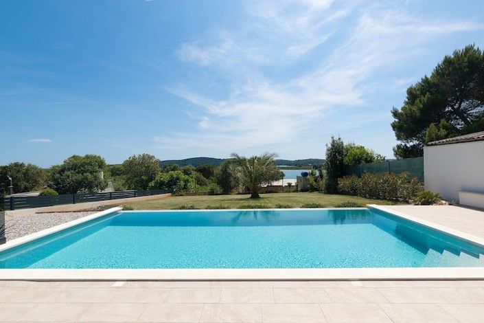 Image No.5-3 Bed Property for sale