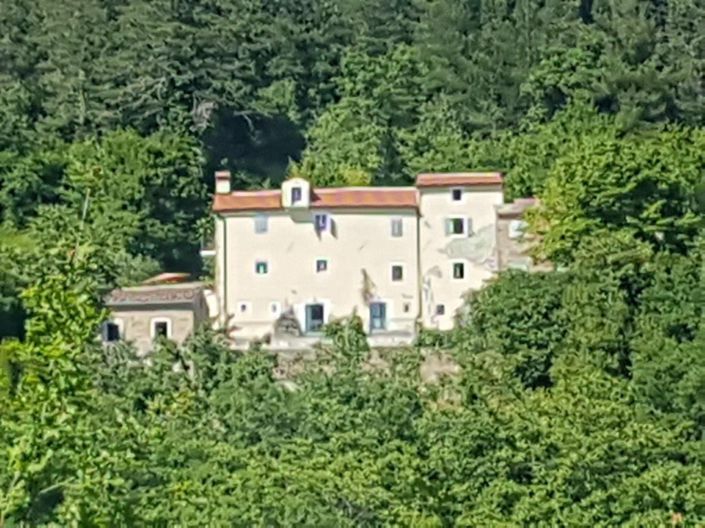 Image No.23-6 Bed Property for sale