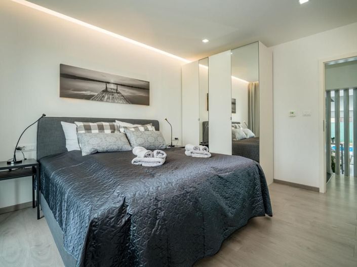 Image No.16-3 Bed Property for sale