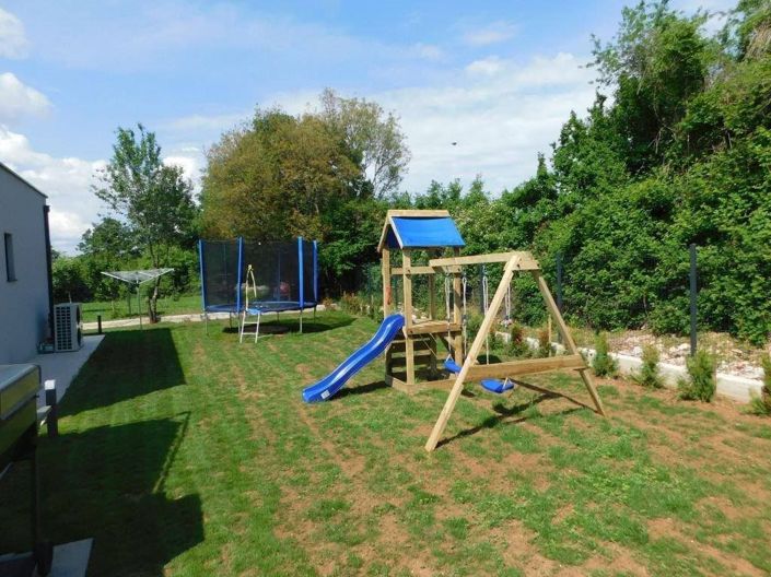 Image No.25-3 Bed Property for sale