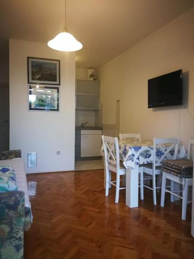 Image No.10-7 Bed Property for sale