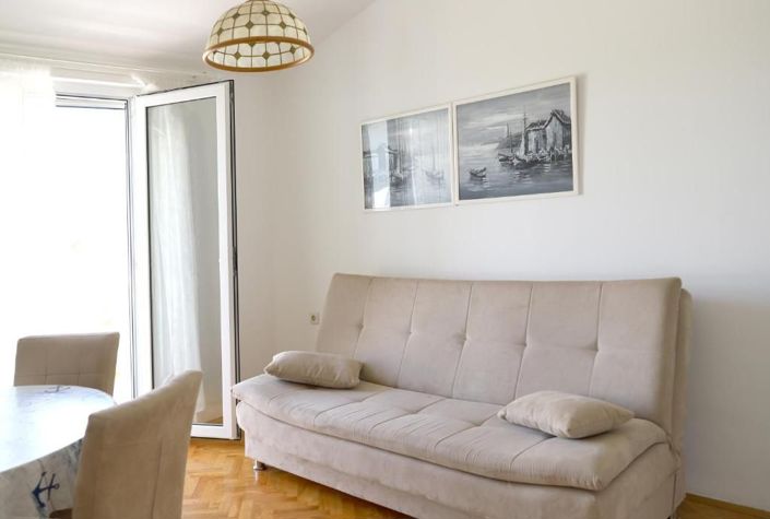 Image No.13-7 Bed Property for sale