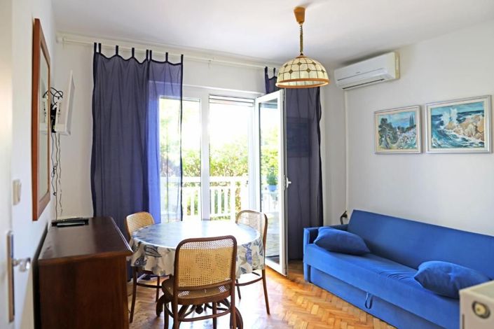 Image No.8-7 Bed Property for sale