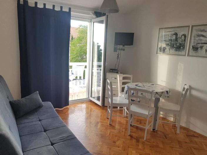 Image No.9-7 Bed Property for sale