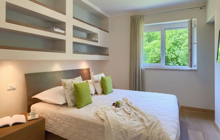 Image No.17-4 Bed Property for sale